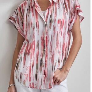 DKNY new Broken brush stroke short sleeve blouse,size S
